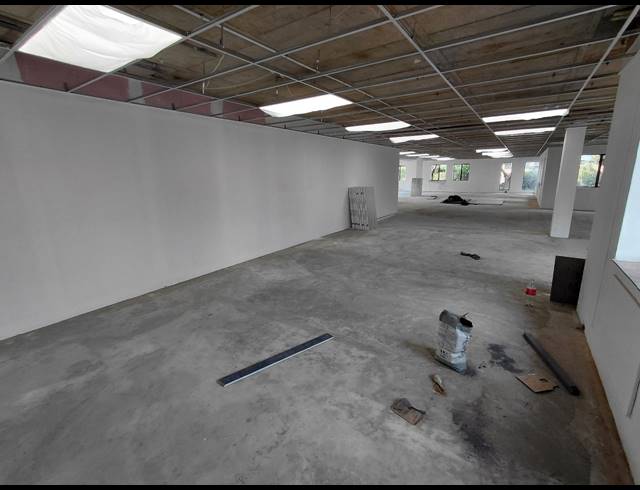 785M² OFFICE TO LET IN VORNA VALLEY